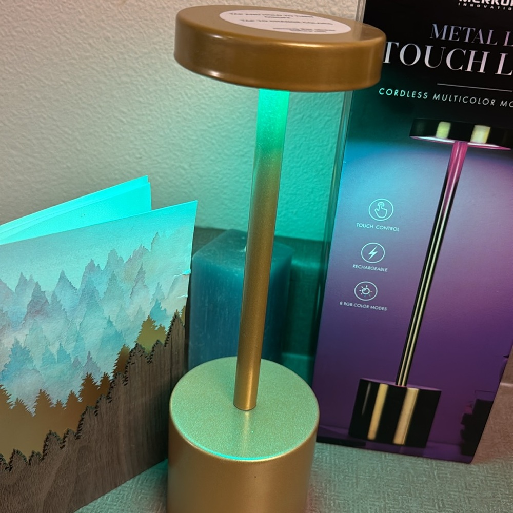 NIB, LED Cordless Touch lamp, 8 different RGB colors, including color changing.